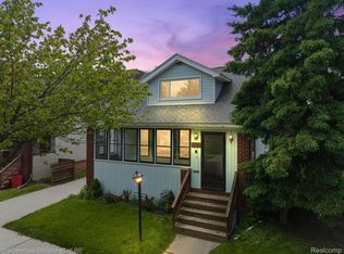 1441 Wayburn St, Grosse Pointe Park, MI