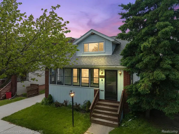 1441 Wayburn St, Grosse Pointe Park, MI 48230