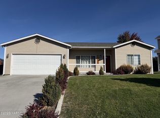 403 S 90th Ave, Yakima, WA 98908