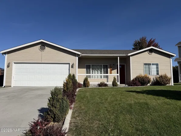 403 S 90th Ave, Yakima, WA 98908