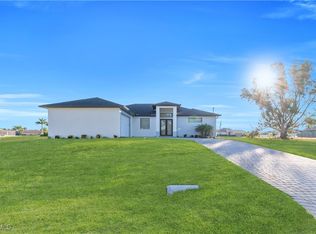 911 NW 37th Pl, Cape Coral, FL 33993