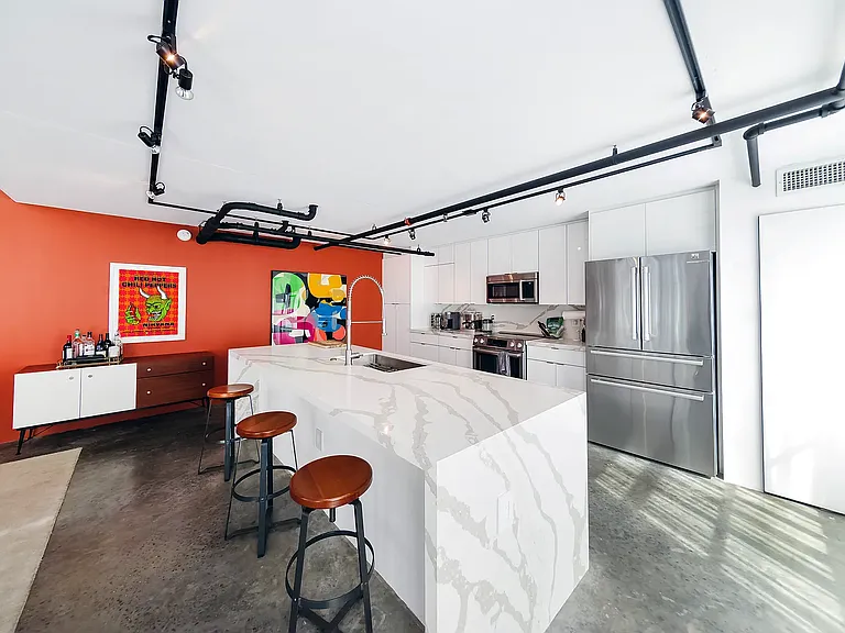 1212 E Whiting St E #A — Photo 10