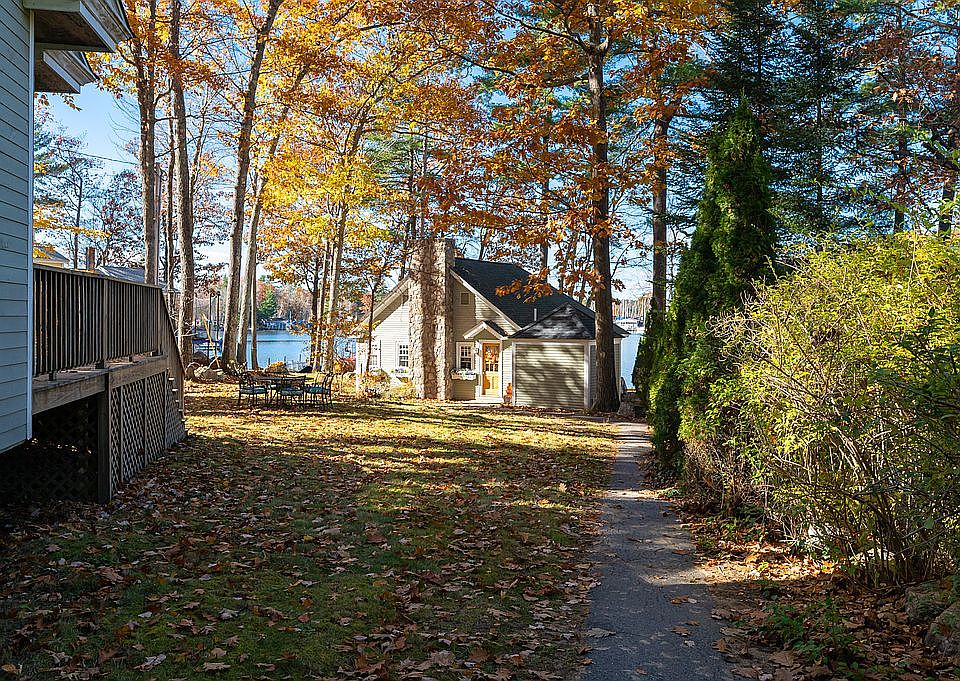 Roadhouse Lft; Lakehouse Rgt