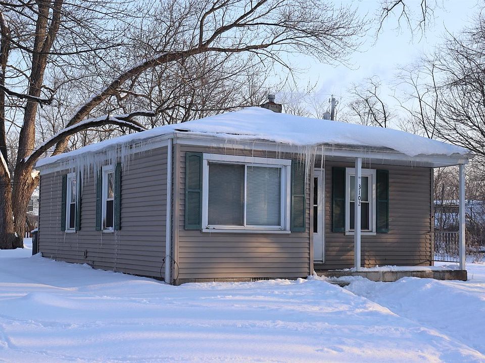1st image of 3102 W 40th Ave