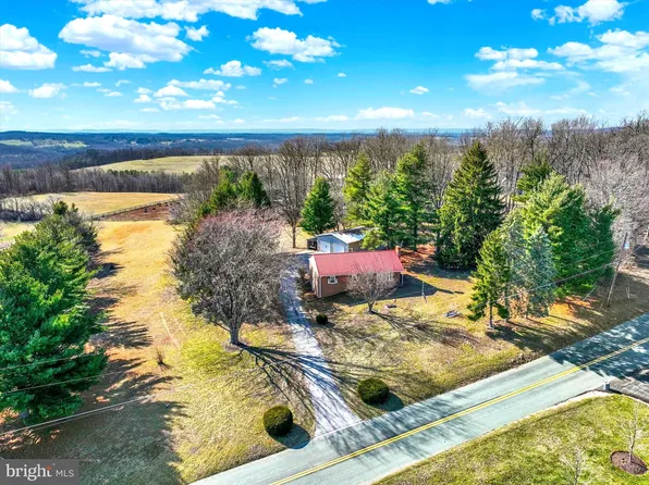 4487 Skyview Dr, Glenville, PA 17329