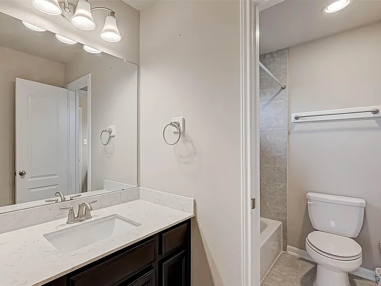 2111 Post Oak Ct — Photo 33