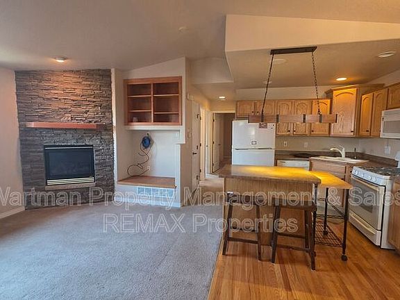 2nd image of 806 Columbine Ave