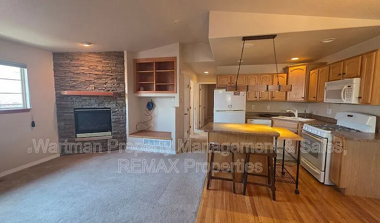 806 Columbine Ave — Photo 2