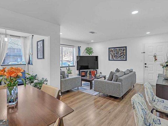 3rd image of 1211 Wingate Way