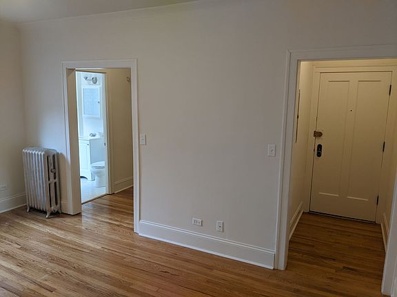 4th image of 6439-41 N Newgard Ave #6439N-3C
