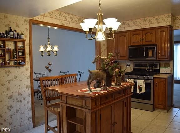2nd image of 3001 Hetzel Dr
