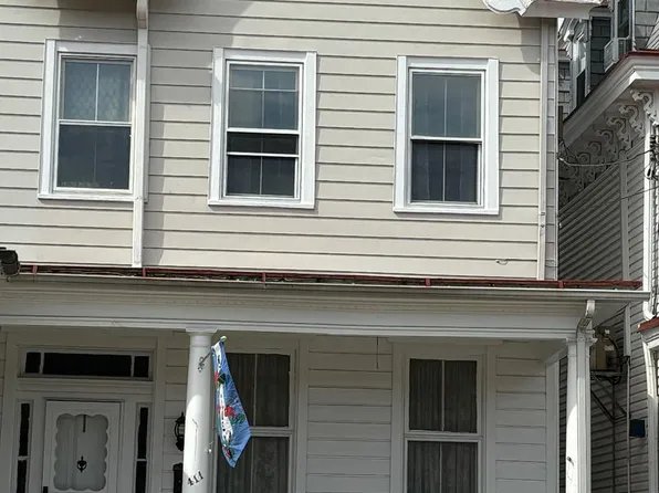 411 Radcliffe St, Bristol, PA 19007