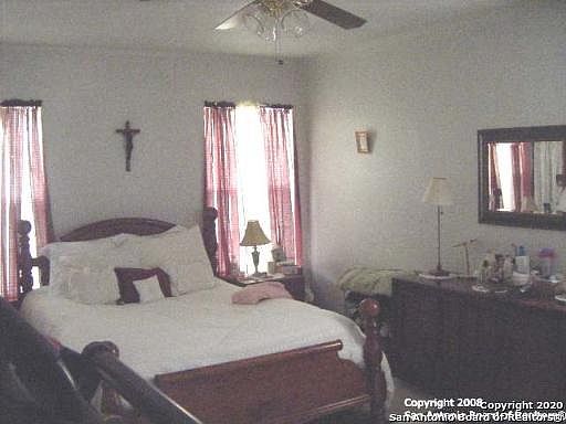 4th image of 1346 W Lullwood Ave