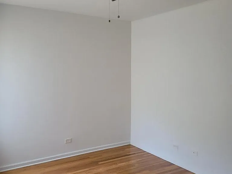 6813 S Harper Ave #2 — Photo 5