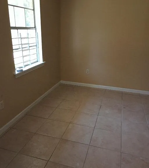 6513 Lake Forest Dr — Photo 2