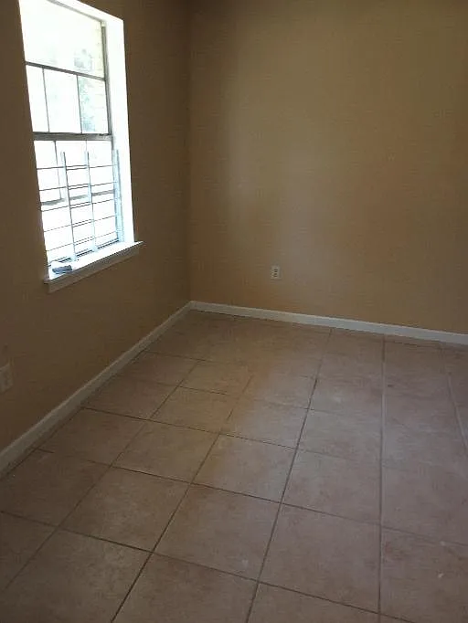 Building Photo - 6513 Lake Forest Dr