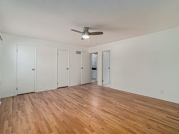 4th image of 6610 W 93rd Ter #15760350