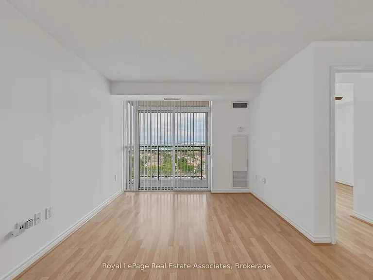 55 Strathaven Dr #1202 — Photo 10