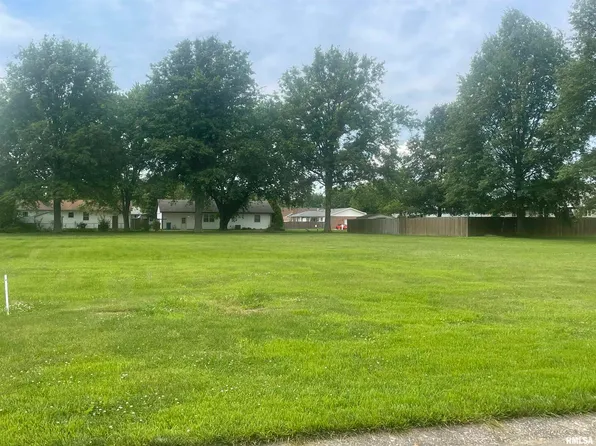 516 Sable Dr, Centralia, IL 62801