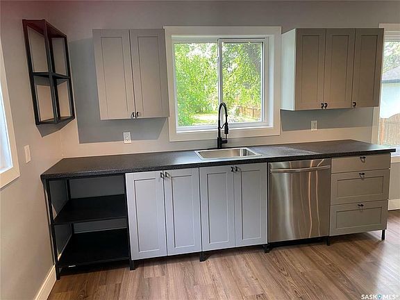 5th image of 88 James Ave