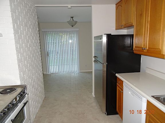 2nd image of 1546 Santa Monica Ave