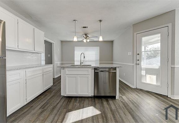 5th image of 4711 Chantz Dr