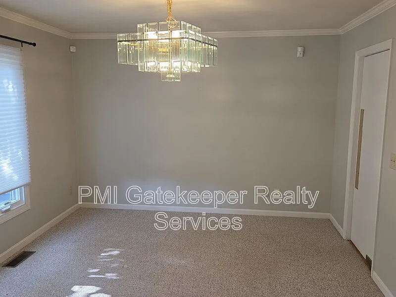 4 bed, 3.5 bath, 3104 sqft, $3,900 — Photo 4