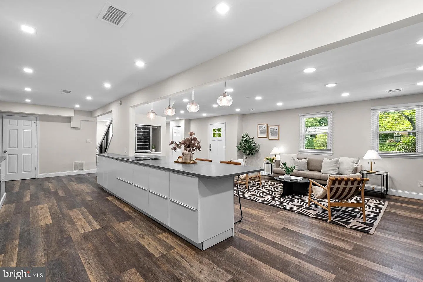 5 bed, 3.5 bath, 2776 sqft, $4,500 — Photo 3