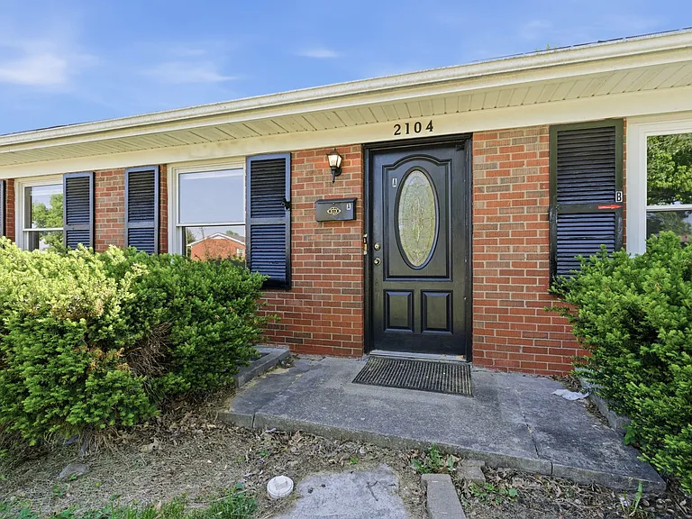 2104 Jasmine Dr #A — Photo 3