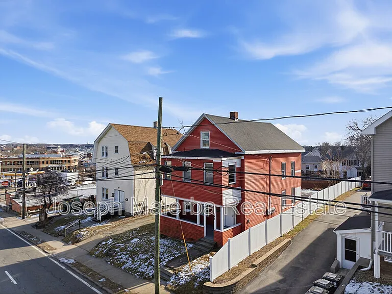 848 Bank St — Photo 27