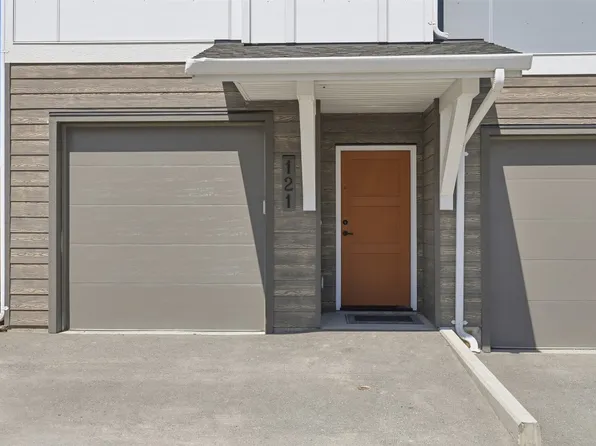1701 Foxtail Dr #121, Kamloops, BC V1S 0E9