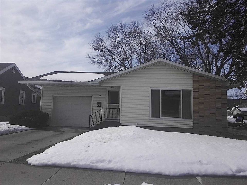 1st image of 250 12th Ave S