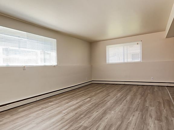 5th image of 10960 105th St NW #101