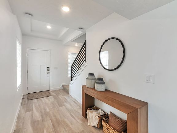 2nd image of 91 E Brushy Canyon St