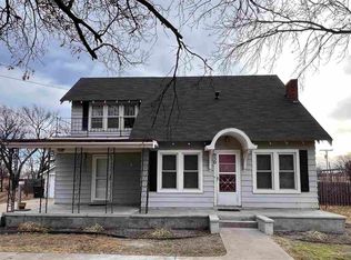 930 S 6th St, Blackwell, OK 74631