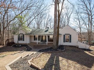 18540 Dogwood Acres Ln, Chesterfield, MO 63005