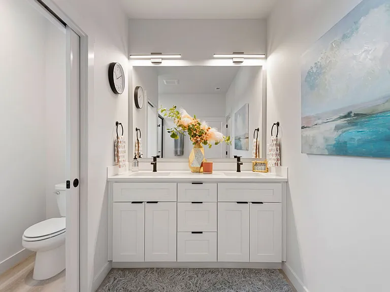 Hidden Hills Condominiums — Photo 6