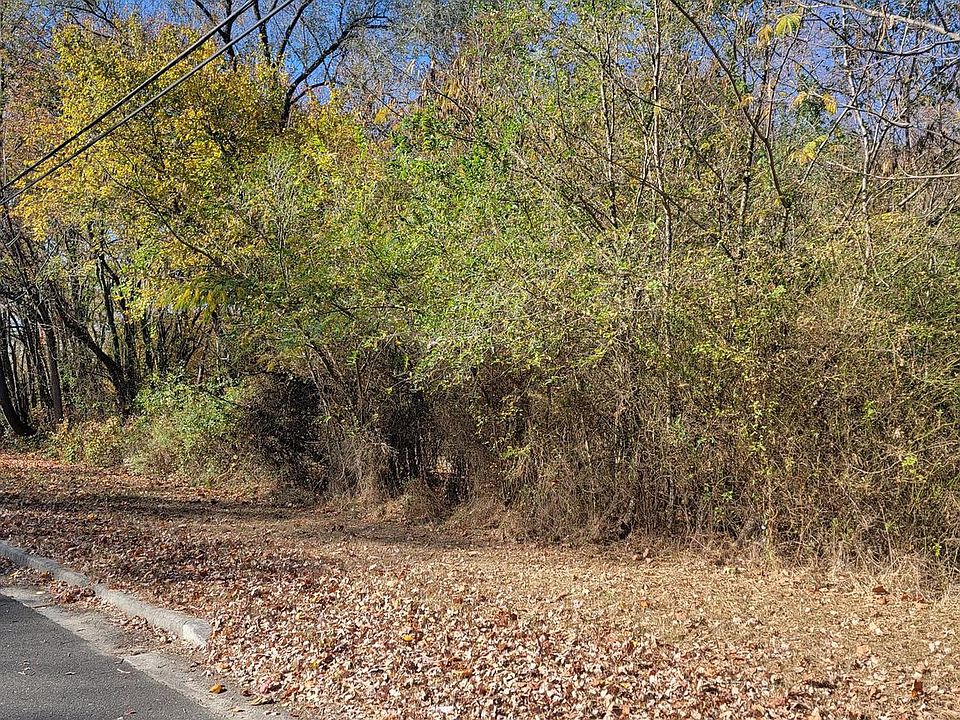 2nd image of 4 Garrison Rd
