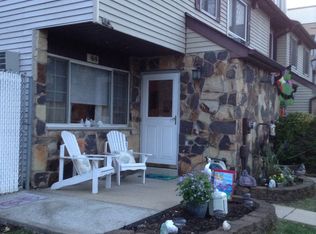 44 Croft Ct, Staten Island, NY 10306