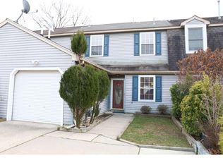 3 River Bank Dr, Roebling, NJ 08554