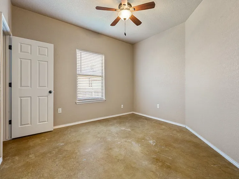 1048 Carolyn Cv — Photo 16