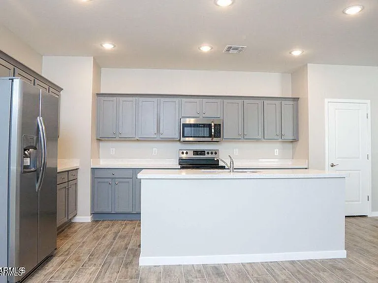 15815 N 65th Ave — Photo 11
