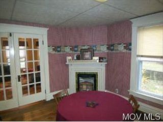 3rd image of 608 E Montgomery St