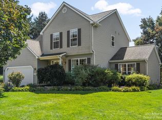 4401 Lori Lynn Ln, Whitmore Lake, MI 48189