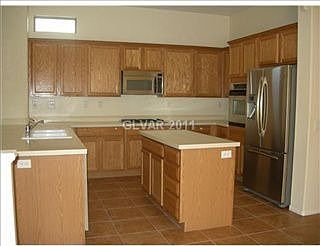 4th image of 11232 Newbury Hills Ave