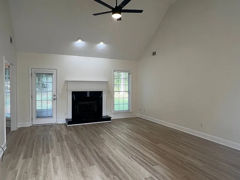 134 Stone Brooke Dr — Photo 5