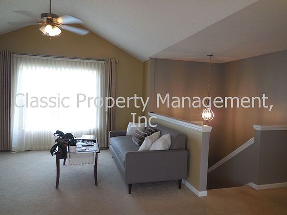 3rd image of 11804 Beacon Ave