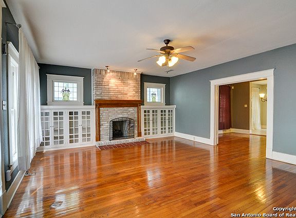 3rd image of 439 Queen Anne