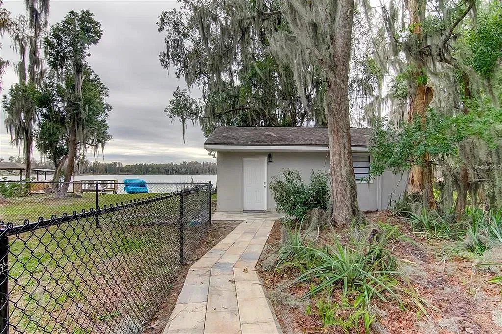 1 bed, 1.0 bath, 725 sqft, $1,400 — Photo 1