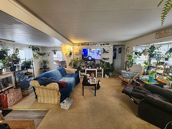 3rd image of 83 Cedarcrest Dr #16